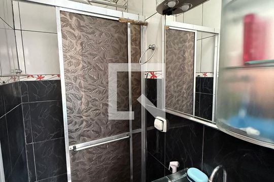 Banheiro de apartamento para alugar com 1 quarto, 62m² em República, São Paulo