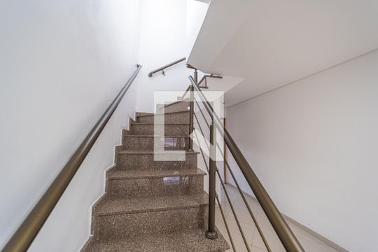 Escada de casa para alugar com 3 quartos, 190m² em Jardim Brasilia (zona Leste), São Paulo