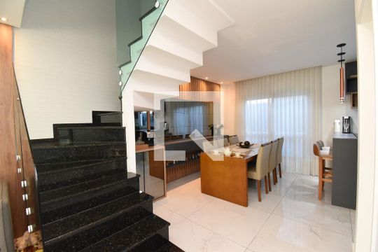 Sala de casa de condomínio à venda com 3 quartos, 148m² em Cajuru, Curitiba