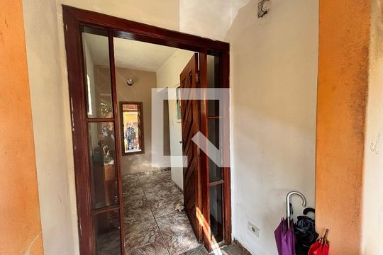 Entrada de casa à venda com 4 quartos, 380m² em Vila Guilhermina, São Paulo