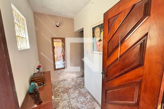 Entrada de casa à venda com 4 quartos, 380m² em Vila Guilhermina, São Paulo