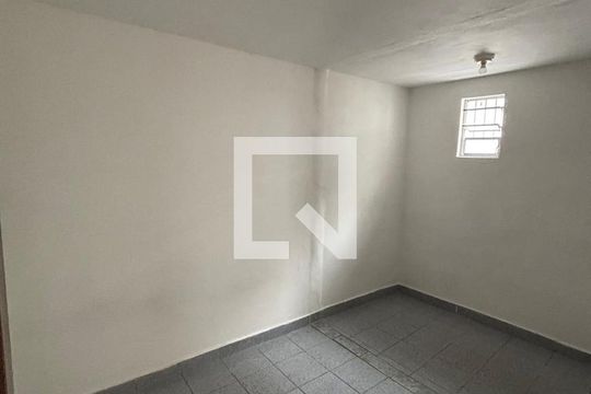 Quarto de casa à venda com 2 quartos, 80m² em Parque Santa Madalena, São Paulo