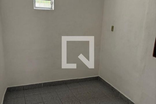 Quarto de casa à venda com 2 quartos, 80m² em Parque Santa Madalena, São Paulo