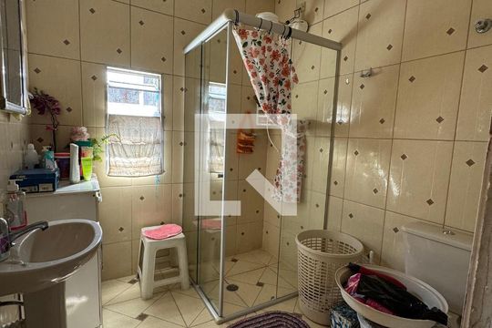Banheiro de casa à venda com 3 quartos, 150m² em Cipava, Osasco