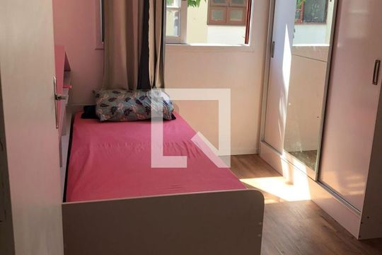 Quarto de apartamento para alugar com 2 quartos, 56m² em Vila Brasilia, Aparecida de Goiânia