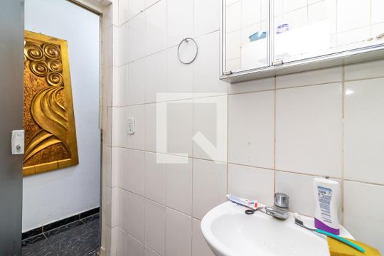 Banheiro 2 de casa à venda com 4 quartos, 125m² em Jardim Centenario, São Paulo