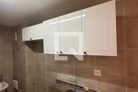 Cozinha de apartamento à venda com 2 quartos, 52m² em Jardim São Luís, São Paulo