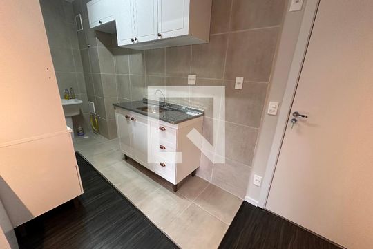 Cozinha de apartamento à venda com 2 quartos, 52m² em Jardim São Luís, São Paulo