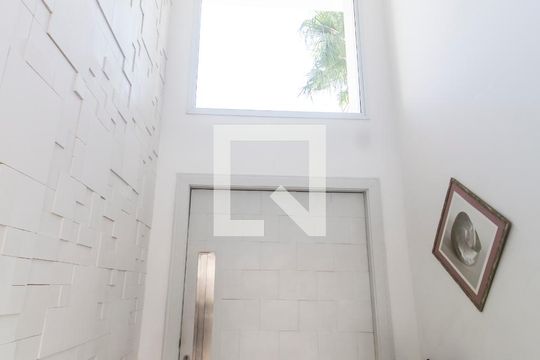 Hall de entrada de casa de condomínio à venda com 5 quartos, 462m² em Colinas da Anhanguera, Santana de Parnaíba