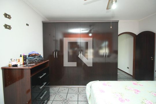 Suíte de casa para alugar com 3 quartos, 250m² em Vila Palmares, Santo André