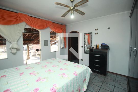 Suíte de casa para alugar com 3 quartos, 250m² em Vila Palmares, Santo André