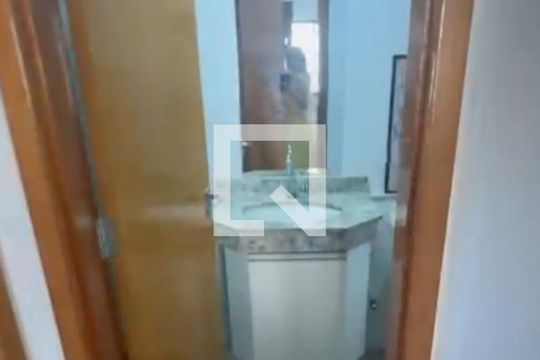 Banheiro de apartamento para alugar com 2 quartos, 56m² em Vila Brasilia, Aparecida de Goiânia
