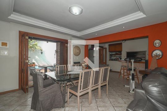 Sala de casa à venda com 5 quartos, 300m² em Sarandi, Porto Alegre