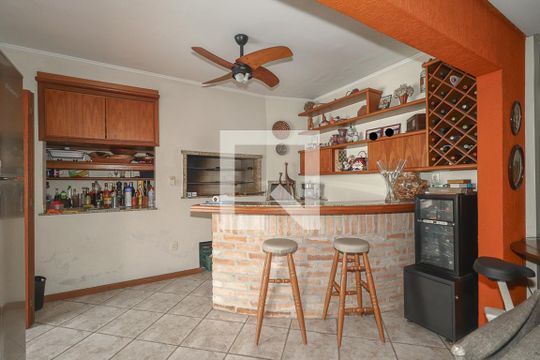 Sala de casa à venda com 5 quartos, 300m² em Sarandi, Porto Alegre