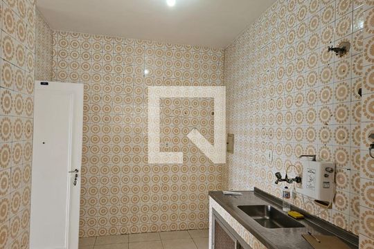 Apartamento para alugar com 2 quartos, 74m² em Ramos, Rio de Janeiro