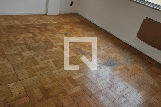 Apartamento para alugar com 2 quartos, 74m² em Ramos, Rio de Janeiro