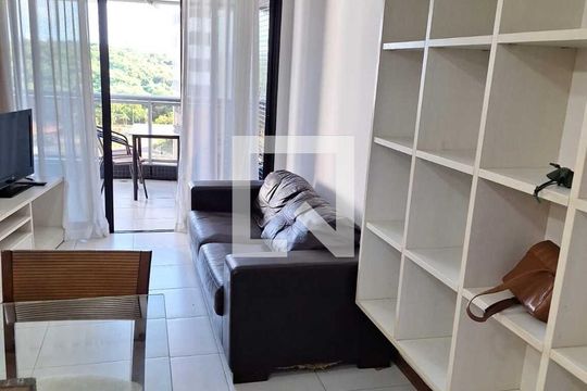 Sala de apartamento para alugar com 1 quarto, 51m² em Caminho das Árvores, Salvador