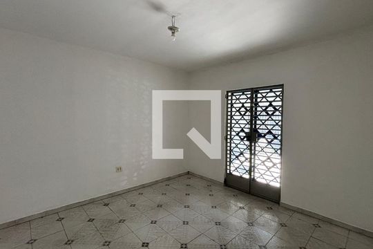 Quarto 1 de casa para alugar com 3 quartos, 260m² em Vila Alto de Santo Andre, Santo André