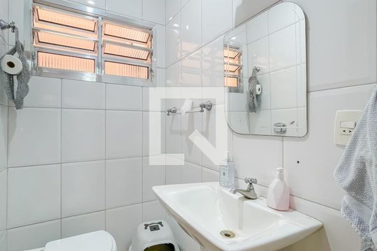 Lavabo de casa à venda com 5 quartos, 135m² em Remédios, Osasco