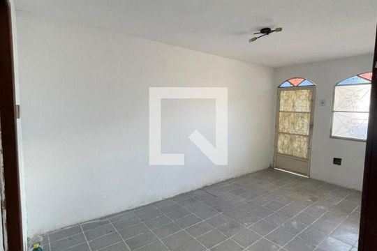 Casa para alugar com 2 quartos, 150m² em Bangu, Rio de Janeiro