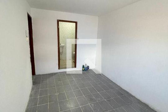Casa para alugar com 2 quartos, 150m² em Bangu, Rio de Janeiro