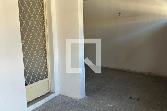 Casa para alugar com 2 quartos, 150m² em Bangu, Rio de Janeiro