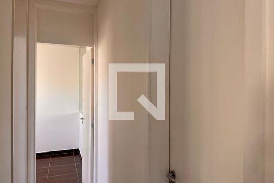 Corredor de apartamento para alugar com 2 quartos, 55m² em Vargem Pequena, Rio de Janeiro