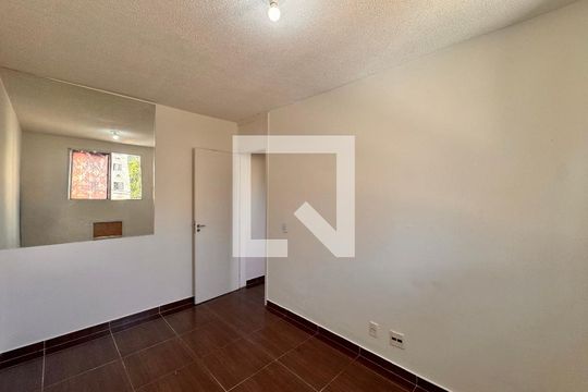 Quarto 1 de apartamento para alugar com 2 quartos, 55m² em Vargem Pequena, Rio de Janeiro