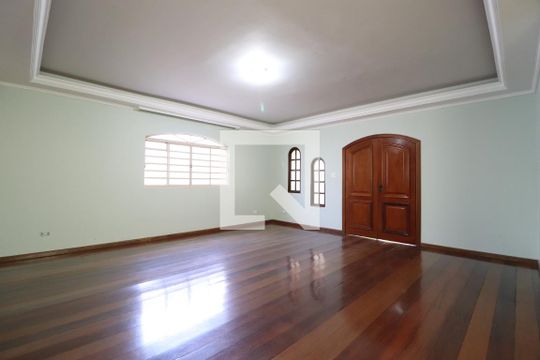 Sala 1 de casa para alugar com 4 quartos, 330m² em Marta Helena, Uberlândia