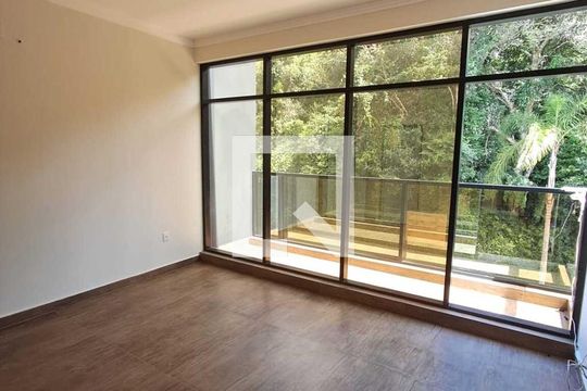 Sala de casa de condomínio para alugar com 4 quartos, 230m² em Rio Tavares Central, Florianópolis