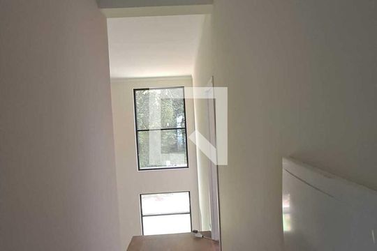 Quarto de casa de condomínio para alugar com 4 quartos, 230m² em Rio Tavares Central, Florianópolis