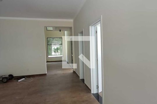 Sala de casa de condomínio para alugar com 4 quartos, 230m² em Rio Tavares Central, Florianópolis