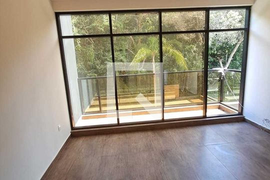 Sala de casa de condomínio para alugar com 4 quartos, 230m² em Rio Tavares Central, Florianópolis