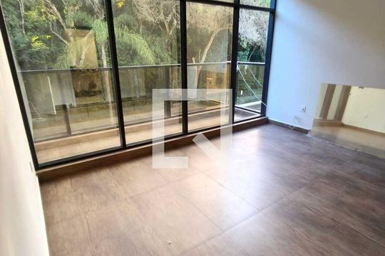Sala de casa de condomínio para alugar com 4 quartos, 230m² em Rio Tavares Central, Florianópolis