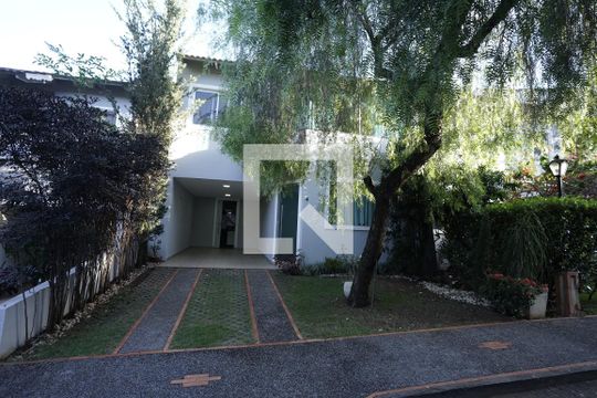 Casa de Condomínio à venda com 3 quartos, 129m² em Jardim Europa, Goiânia