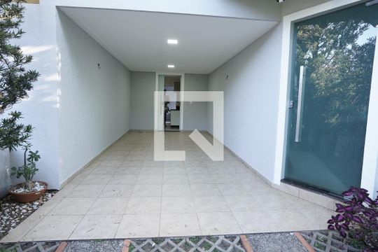 Casa de Condomínio à venda com 3 quartos, 129m² em Jardim Europa, Goiânia