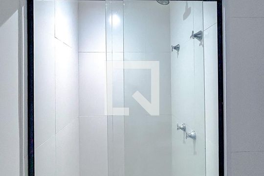 Banheiro da Suíte de apartamento para alugar com 2 quartos, 54m² em Vila Mafra, São Paulo