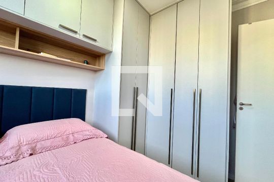 Quarto 1 de apartamento à venda com 2 quartos, 42m² em Vila Mira, São Paulo