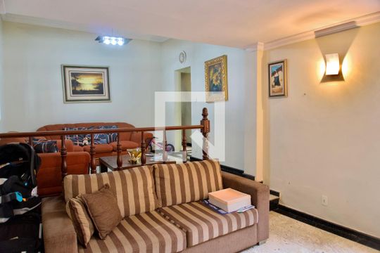 Casa à venda com 7 quartos, 444m² em Padre Eustáquio, Belo Horizonte