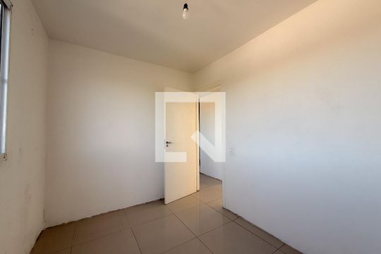 Quarto de apartamento para alugar com 2 quartos, 46m² em Jardim Itu-sabará, Porto Alegre