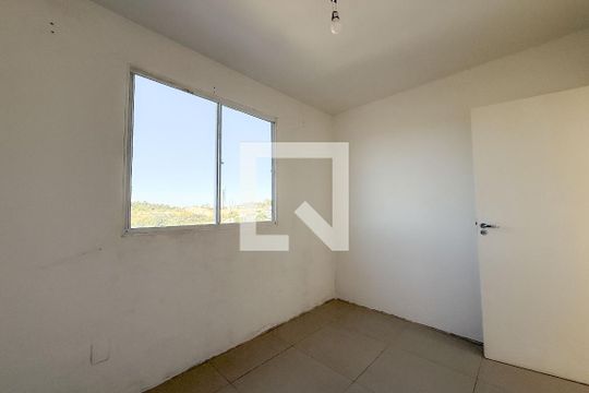 Quarto de apartamento para alugar com 2 quartos, 46m² em Jardim Itu-sabará, Porto Alegre