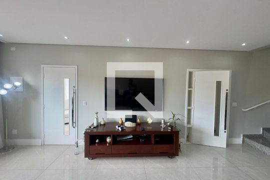 Sala de casa à venda com 4 quartos, 220m² em Jardim Vila Galvao, Guarulhos
