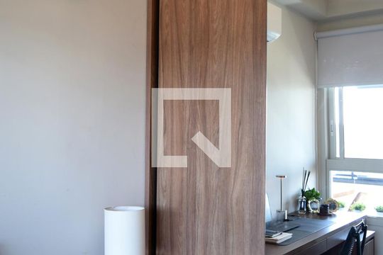 Quarto de apartamento à venda com 2 quartos, 67m² em Pinheiros, São Paulo