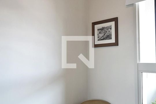 Quarto de apartamento à venda com 2 quartos, 67m² em Pinheiros, São Paulo