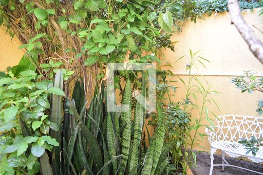 Casa à venda com 2 quartos, 200m² em Cerqueira César, São Paulo