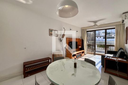 Sala  de apartamento à venda com 1 quarto, 50m² em Leblon, Rio de Janeiro