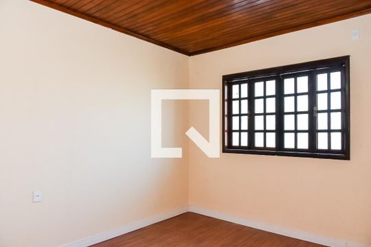 Quarto de casa à venda com 4 quartos, 300m² em Sarandi, Porto Alegre