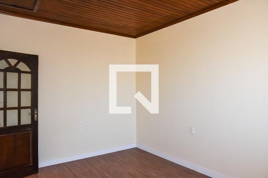 Quarto de casa à venda com 4 quartos, 300m² em Sarandi, Porto Alegre