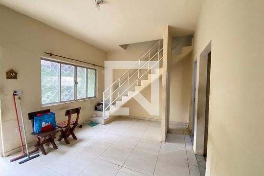 Casa para alugar com 2 quartos, 150m² em Água Santa, Rio de Janeiro