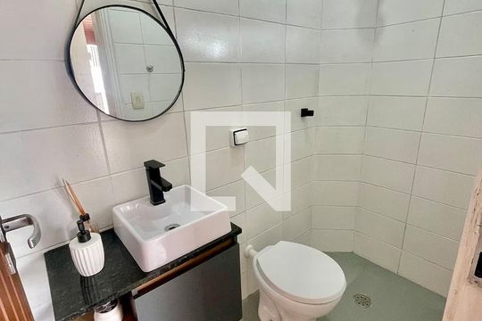 Banheiro de casa para alugar com 4 quartos, 213m² em Vila Irmaos Arnoni, São Paulo